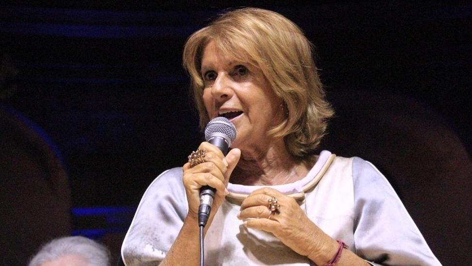 Costa “danza” ad Argenta «Sul palco per ricordare le imprese delle donne»
