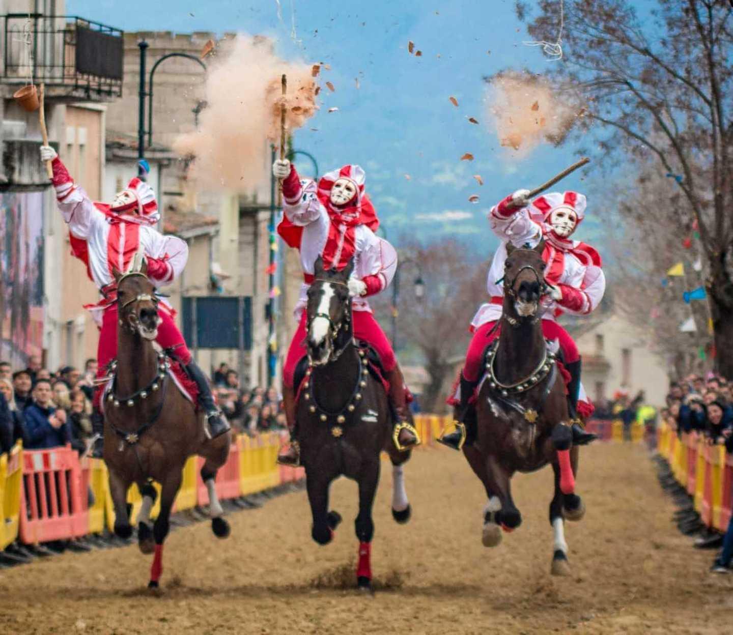 Benetutti, Pentolaccia con i cavalieri di trenta Comuni
