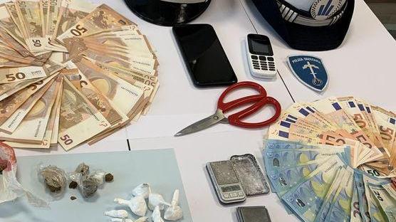 Coca, 28enne arrestato ricco “giro” coi giovani