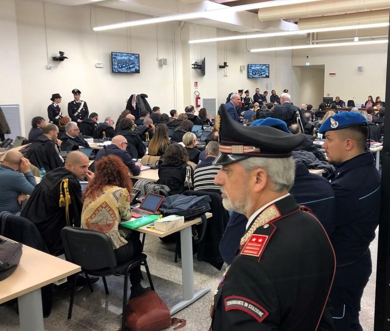 La ’ndrangheta torna alla sbarra Inizia la marcia per 120 imputati