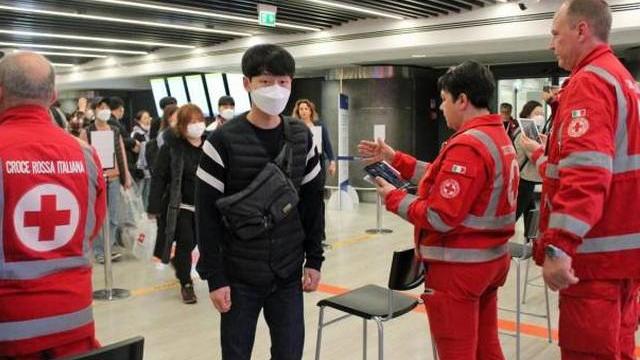 Coronavirus, quarantena obbligatoria: no del ministro. E fa flop l’ambulatorio per i test ai cinesi