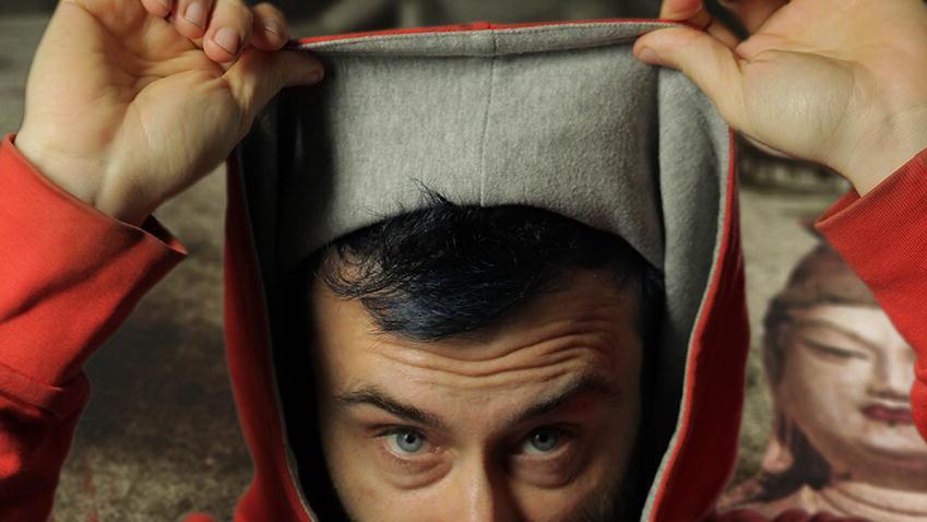 “Te la do io la Cina”: Sergio Basso in scena domani, sabato 22, a Bientina