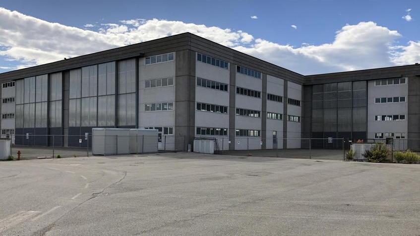 L’area produttiva della Falcon Yachts in corso di allestimento nella Darsena Pisana