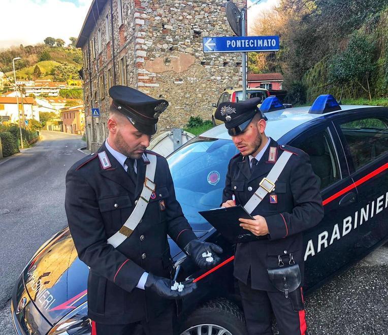 Spacciava cocaina in bicicletta 25enne arrestato con 26 dosi 