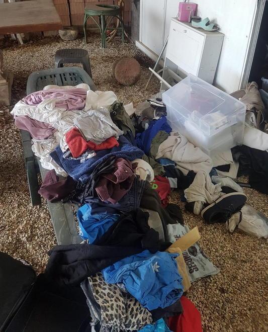 I ladri rubano a Romanini i vestiti e le lettere dal carcere 