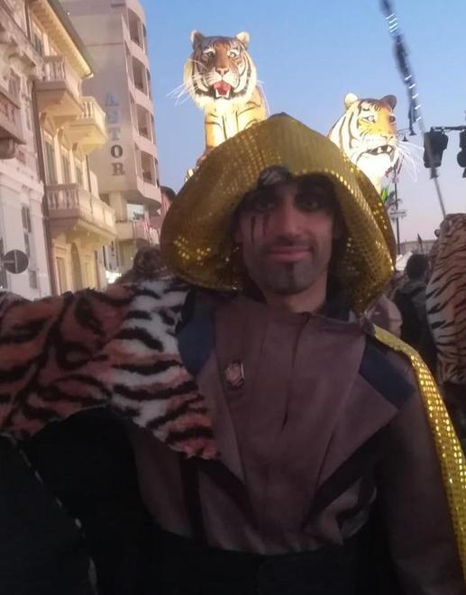 Quando anche i carristi si mascherano: «Sui viali ci trasformiamo» 