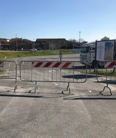 Giostra del luna park nel parcheggio ex Pesa