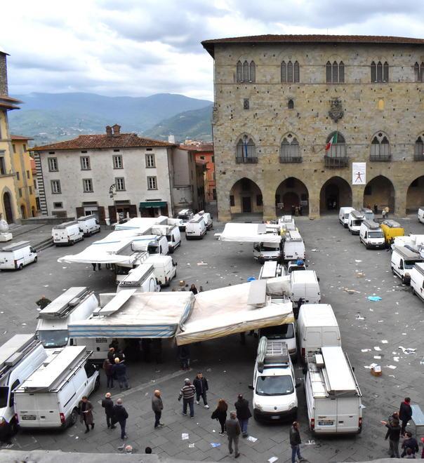 I banchi in piazza due volte alla settimana 