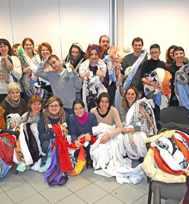 Una lunga striscia di stoffa per legare Marini alla città 