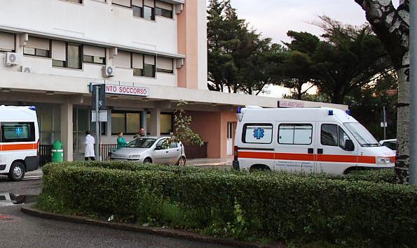 Dodicenne investito da un’auto mentre gioca per strada