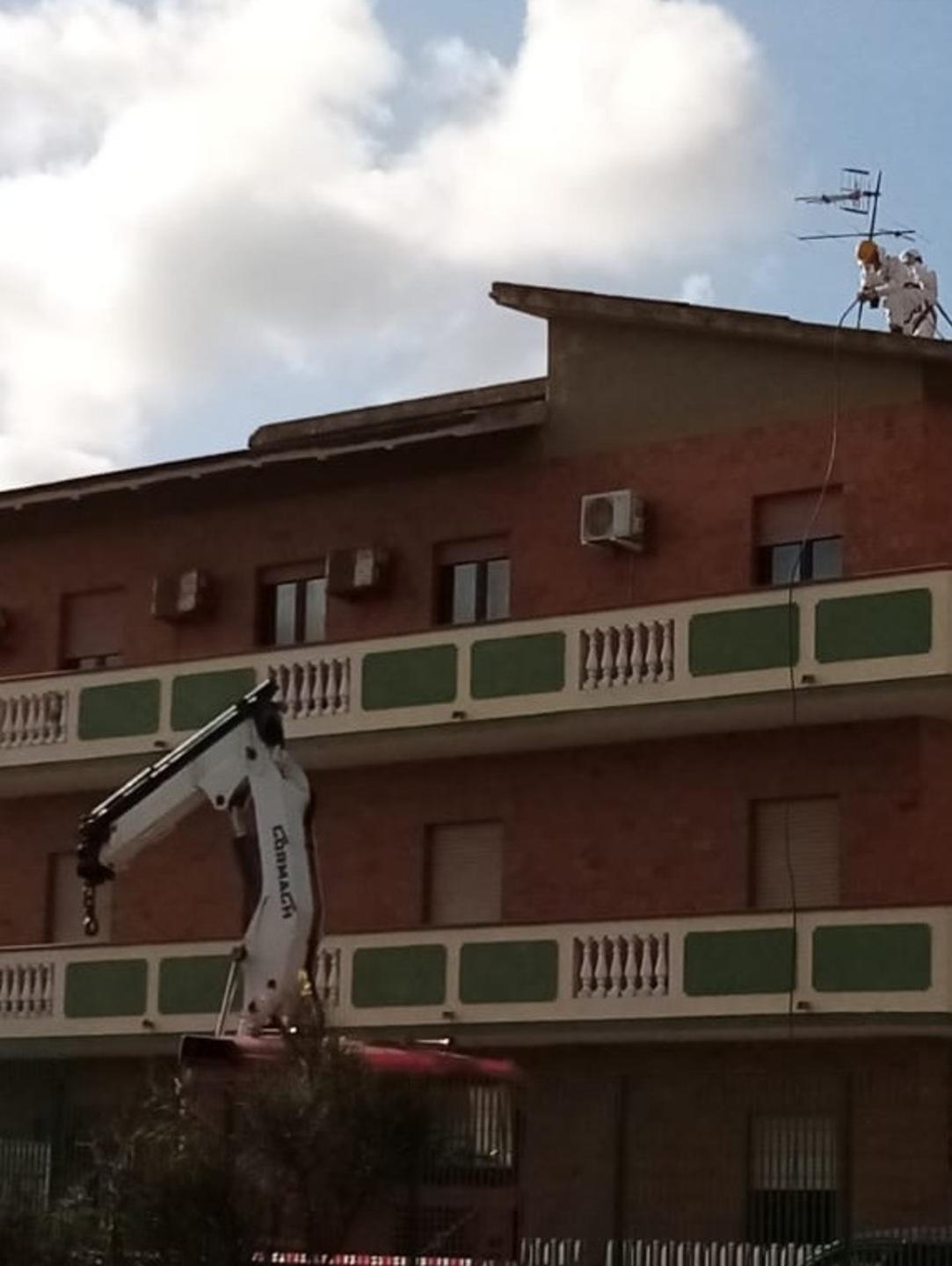 Rimossi i frammenti di eternit 