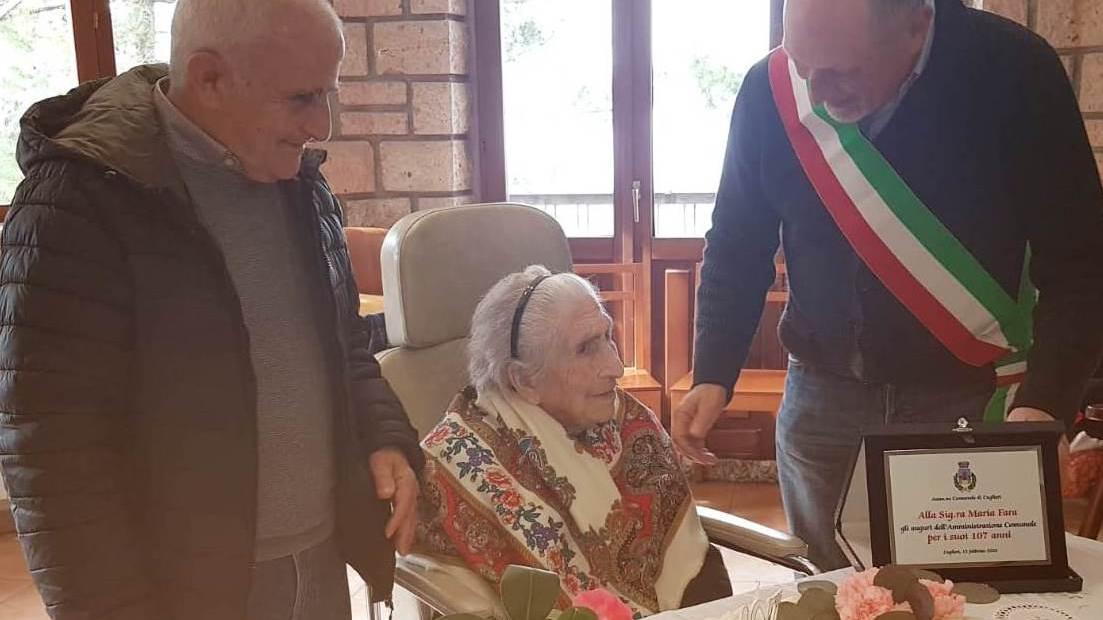 Tzia Maria compie 107 anni e regala a tutti un sorriso