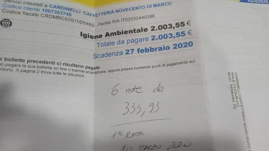 Ferrara, il nuovo gestore del bar “900”: piegato da maxi bollette