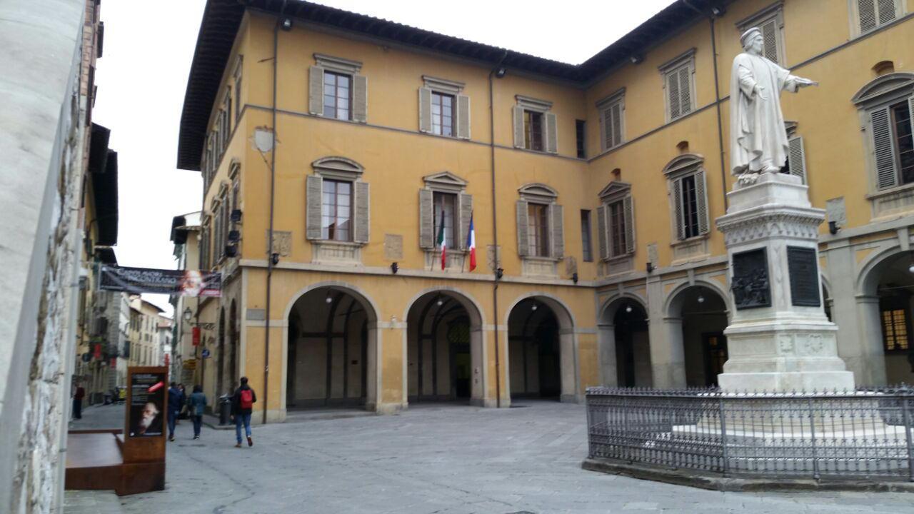 Il palazzo comunale di Prato