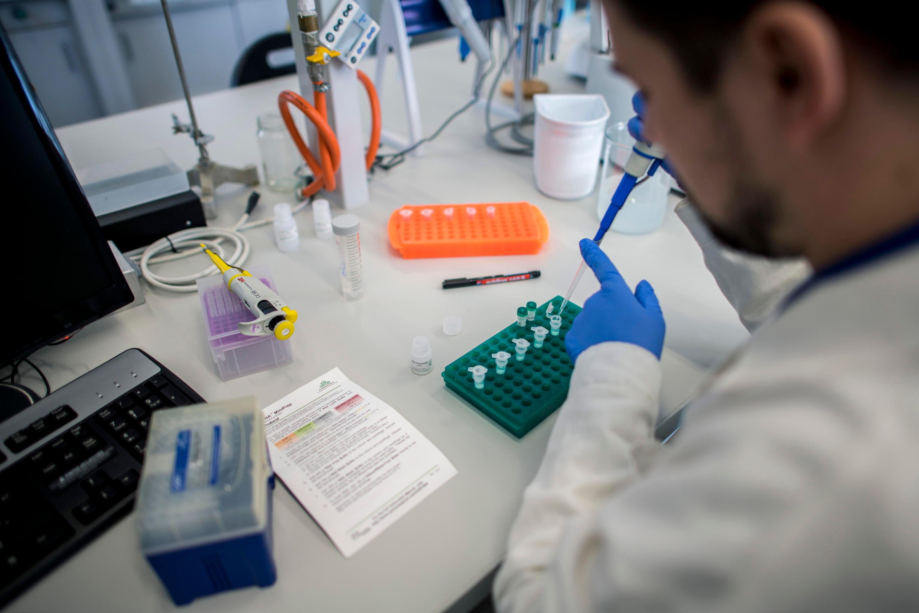 Coronavirus, quattro medici di Sassari e uno di Oristano sospesi dal lavoro: sono in quarantena