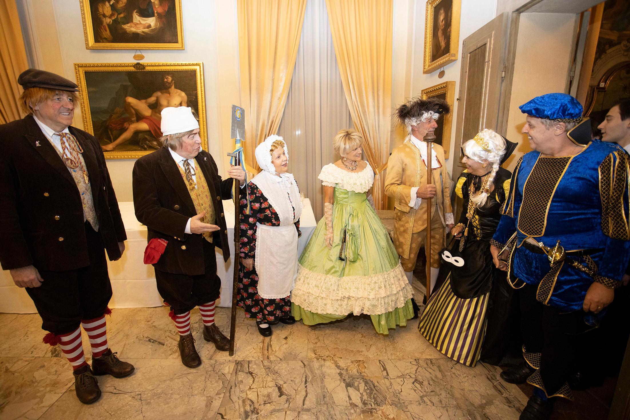 Modena. Contesse, principi e... Sandroni Il gran ballo alla corte di Muzzarelli