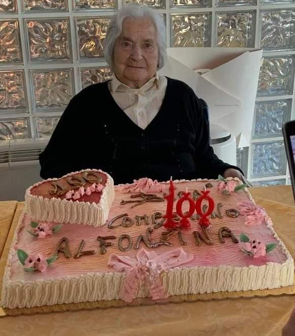 Cento volte auguri per Alfonsina Riti