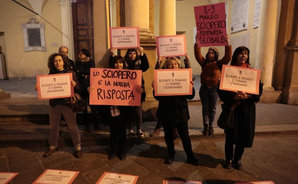 Ieri il flash mob itinerante prima dello sciopero generale 
