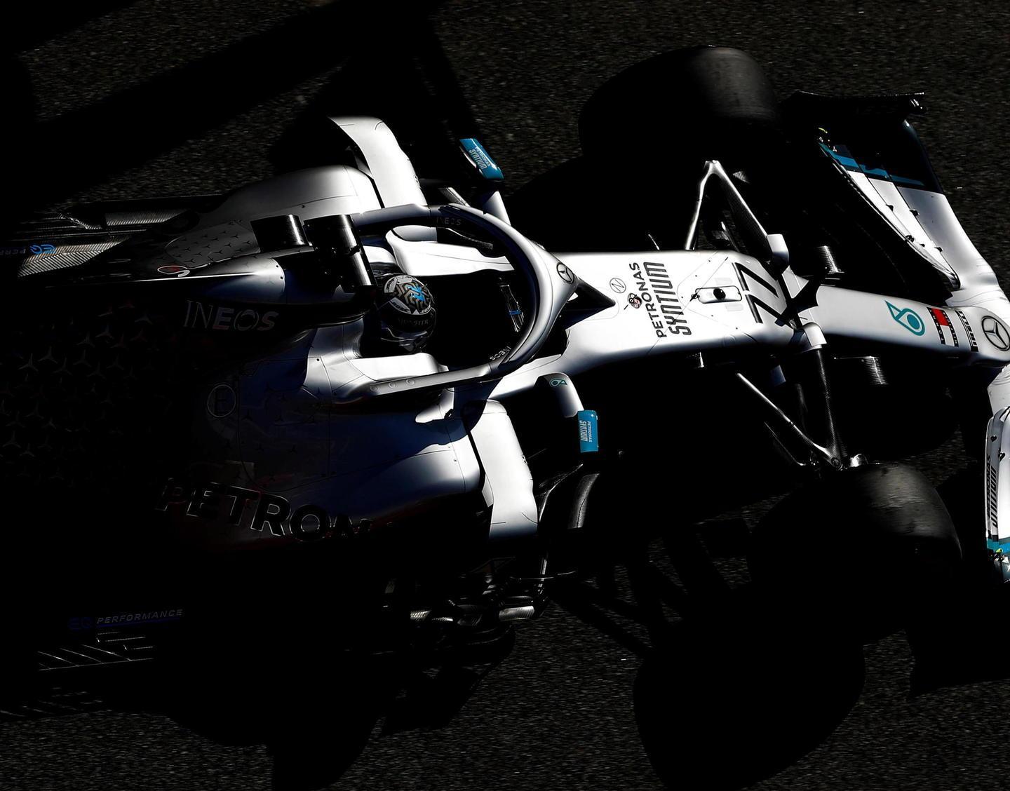 Lo sterzo della Mercedes fa discutere il mondo della F1