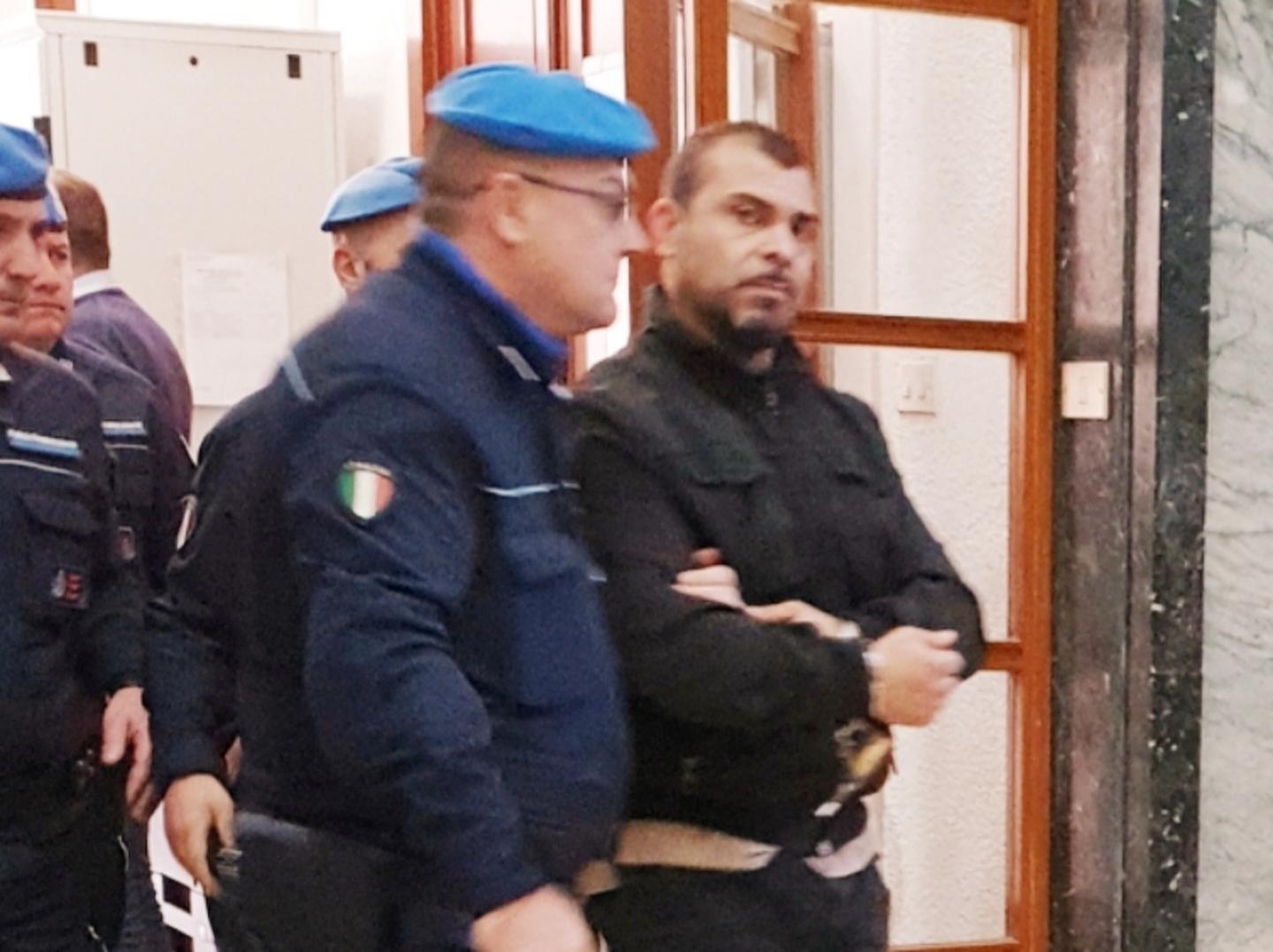 «Mi ha detto “sei fatto di coca”, vattene» 