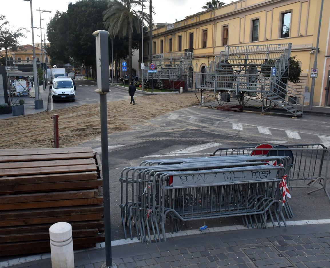 Una invasione festosa di turisti 