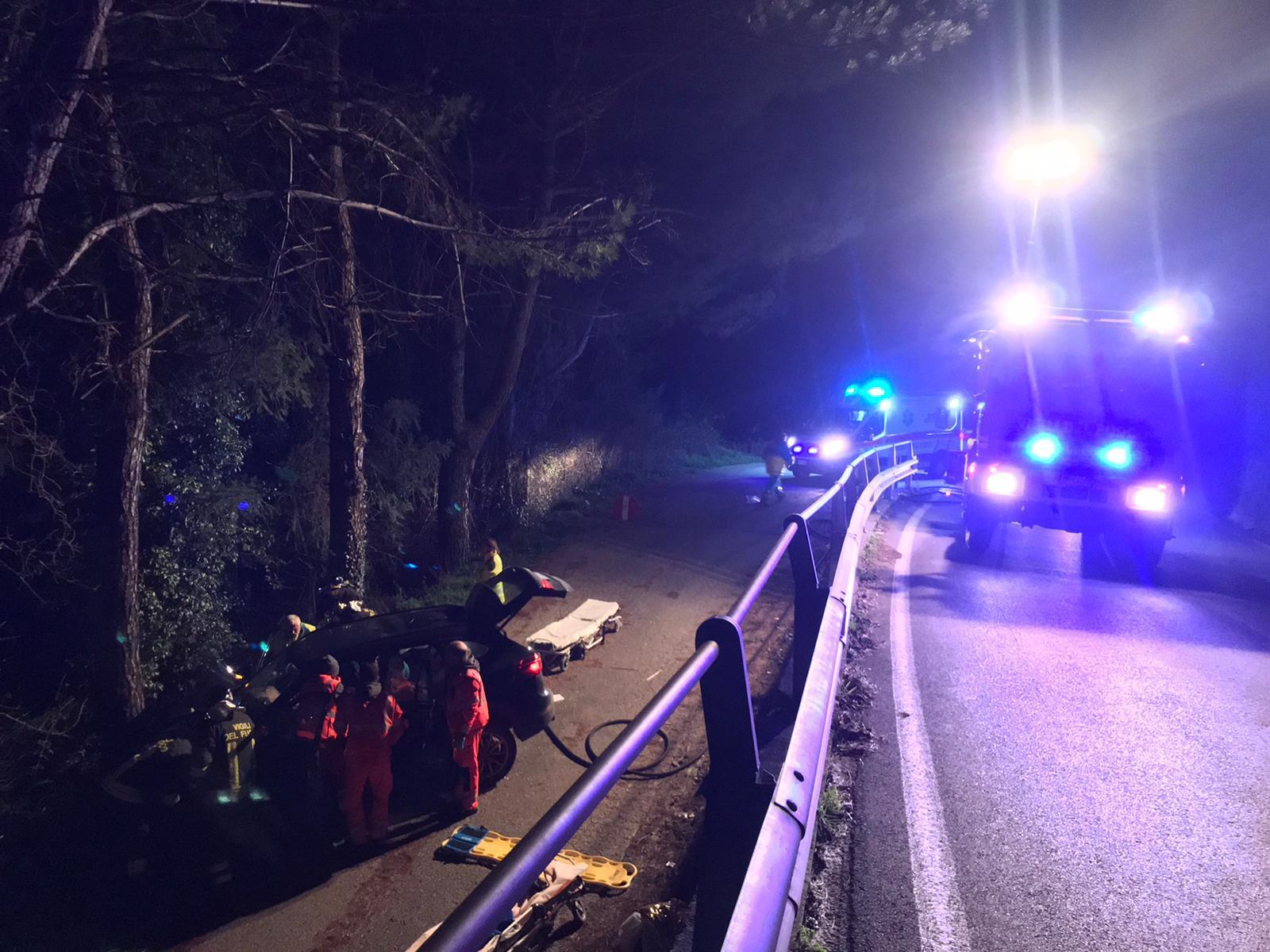 I soccorsi dopo l'incidente a Vernio
