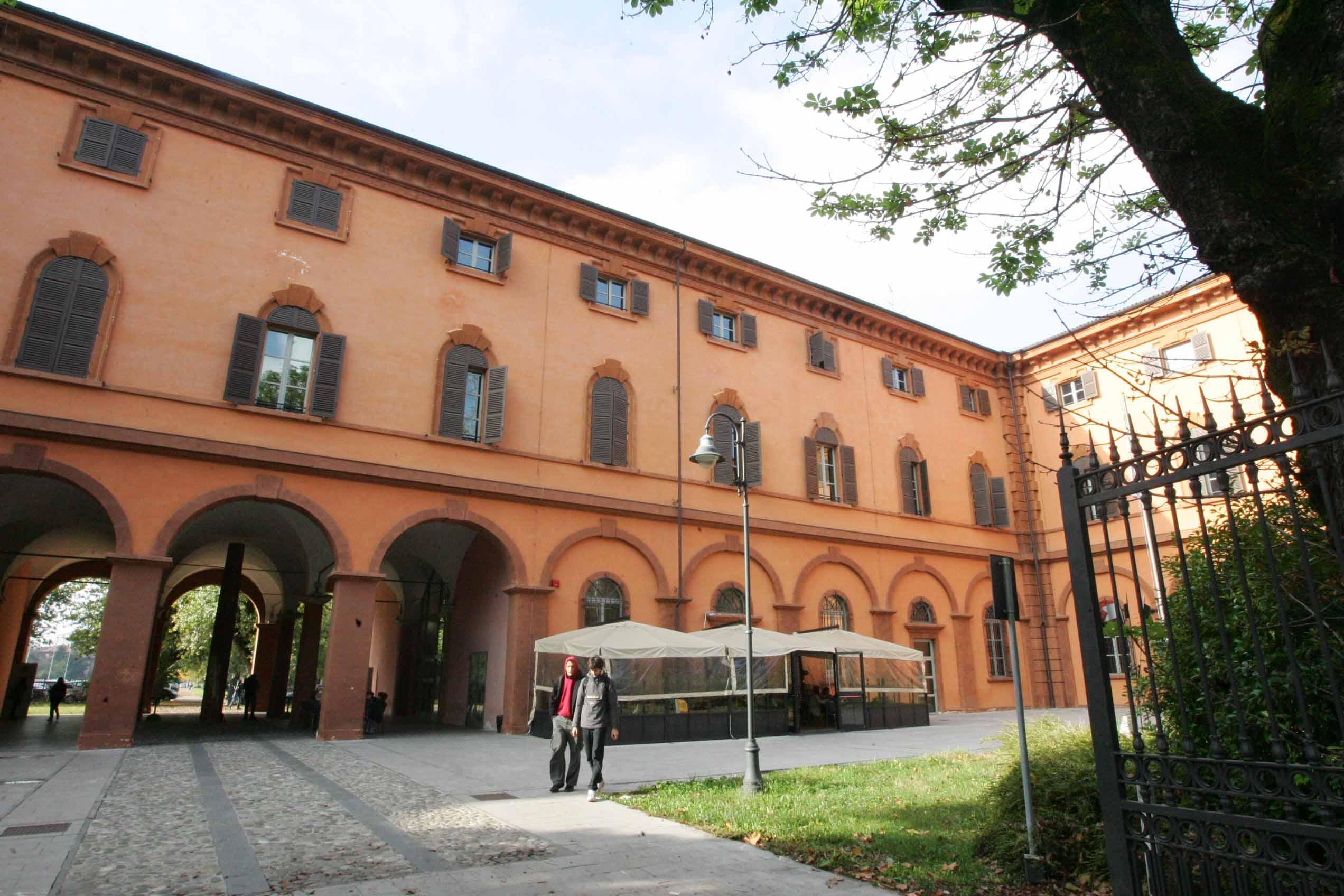 Coronavirus, Unimore sospende lezioni e esami. Si valuta stop alle scuole in Regione