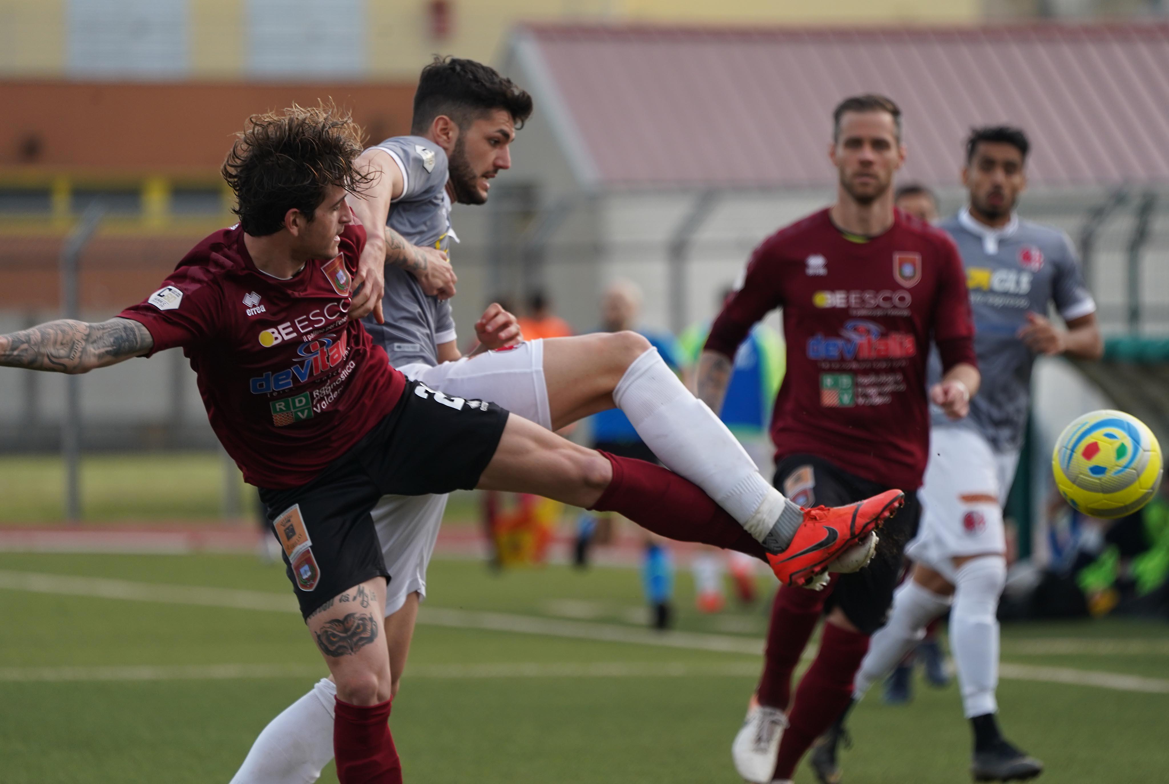 Un momento della sfida Pontedera-Alessandro (Foto Franco Silvi)
