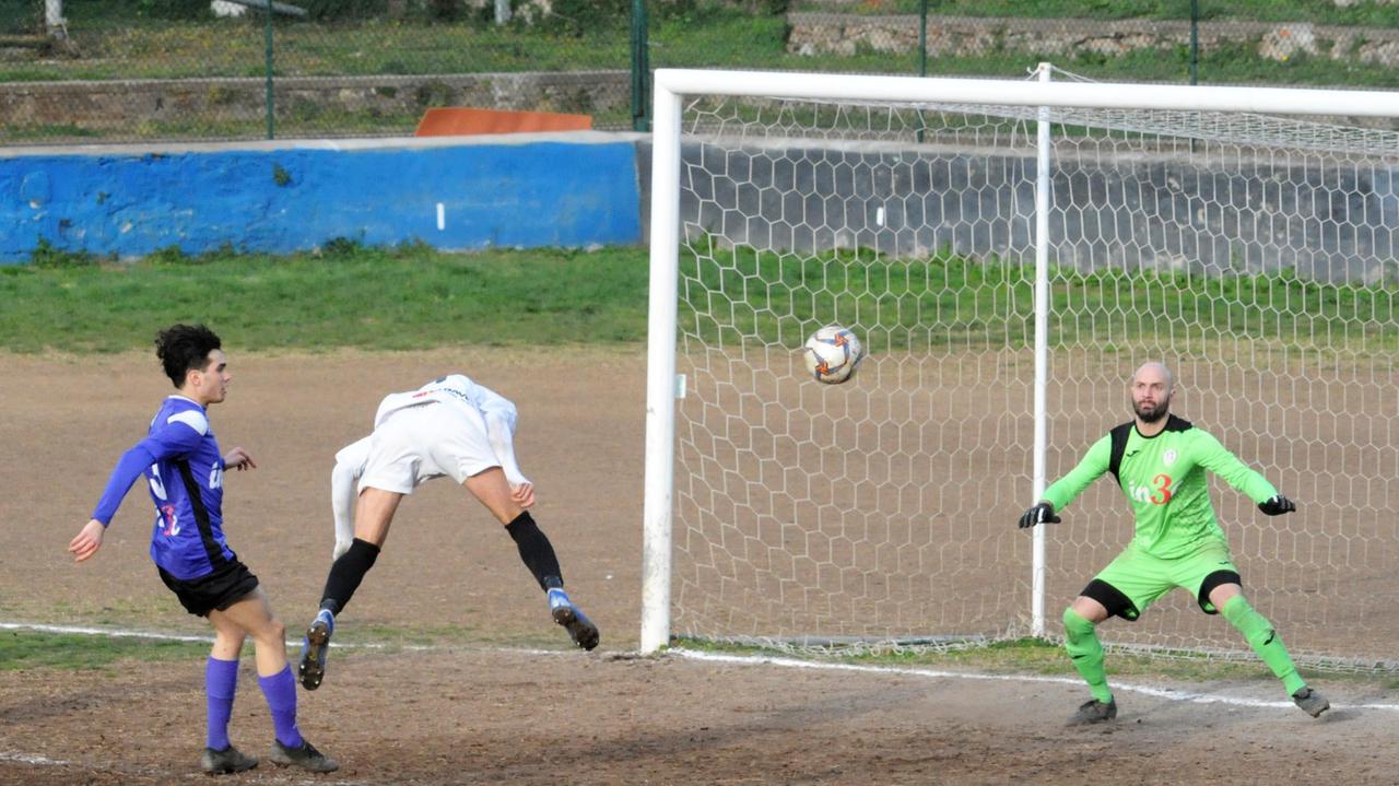Il 2-1 del Piombino (foto Paolo Barlettani)
