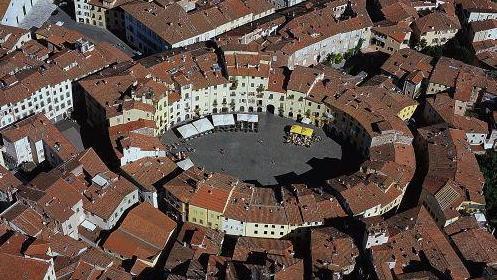 Lucca romana, una festa lunga 12 mesi 