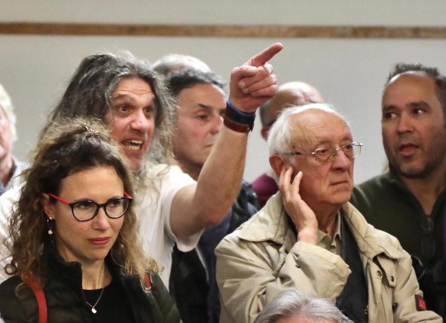 «No al gassificatore all’Eni» In 200 contro il progetto 