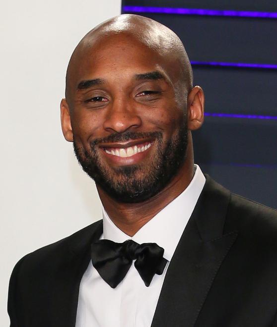 Fontane gialle e viola in onore di Kobe Bryant
