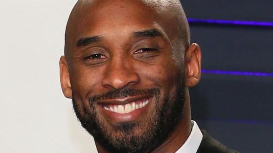 Fontane gialle e viola in onore di Kobe Bryant