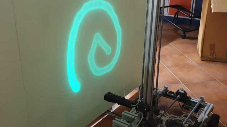 L’arte del digitale è entrata tra i banchi della media “Stradi”