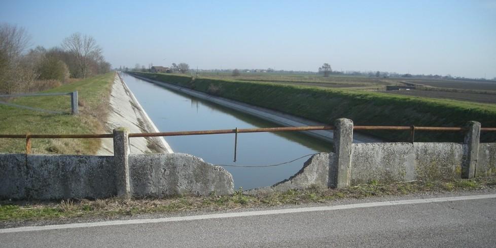 Ponte danneggiato in via Masi 