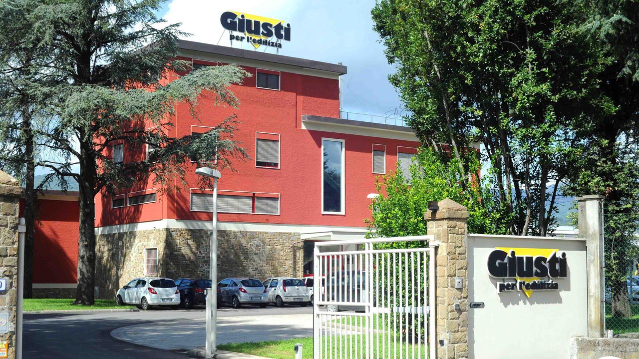 La sede della Giusti per l’edilizia in via Gora e Barbatole
