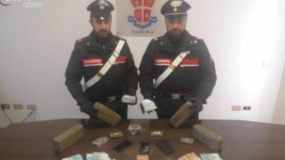 Sassuolo, due arresti e sequestro di droga dei carabinieri