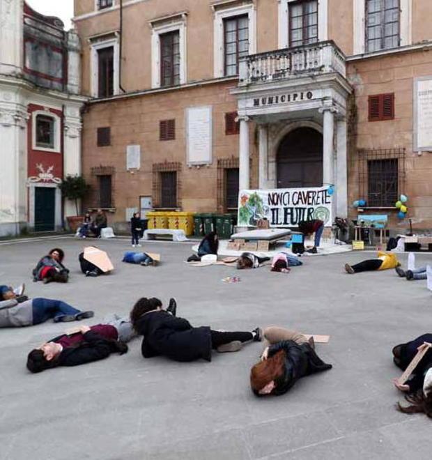Bed-in: un girotondo di vette apuane che cade a terra