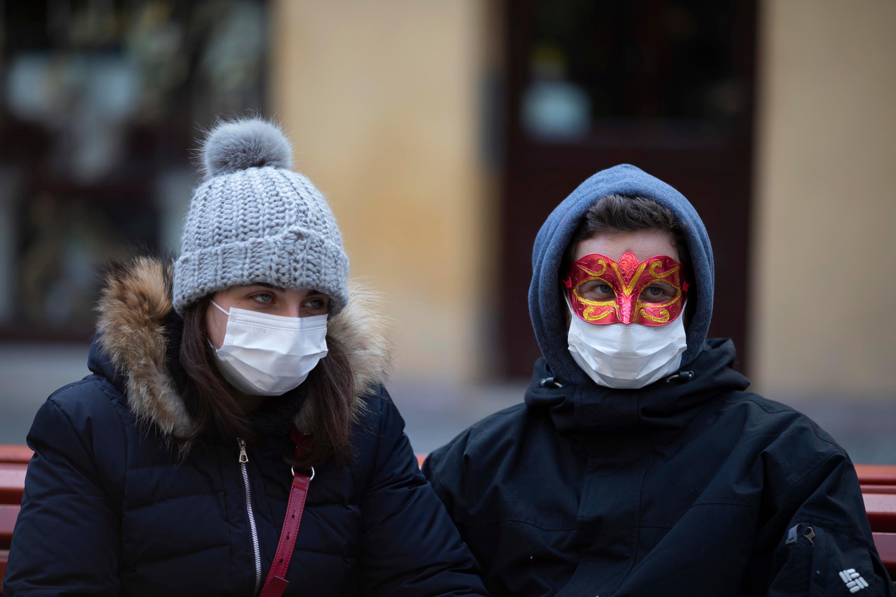Coronavirus: divieti e permessi, la Regione spiega. Garantiti i mercati e i centri sociali 
