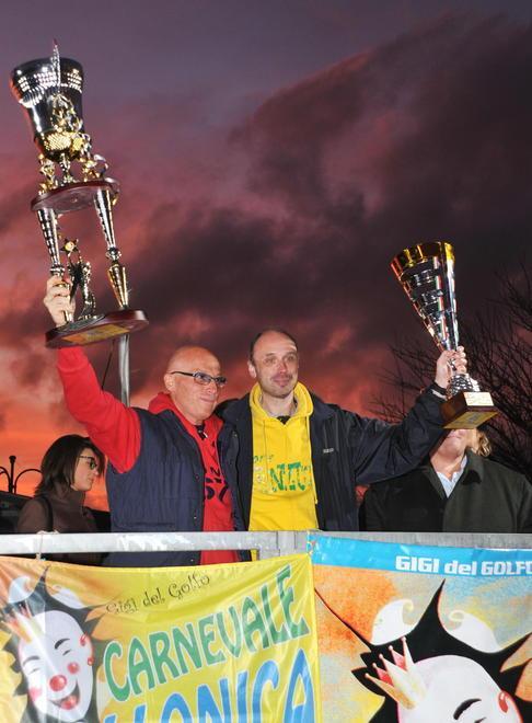I rioni 167 Ovest e Senzuno alzano la coppa al cielo 