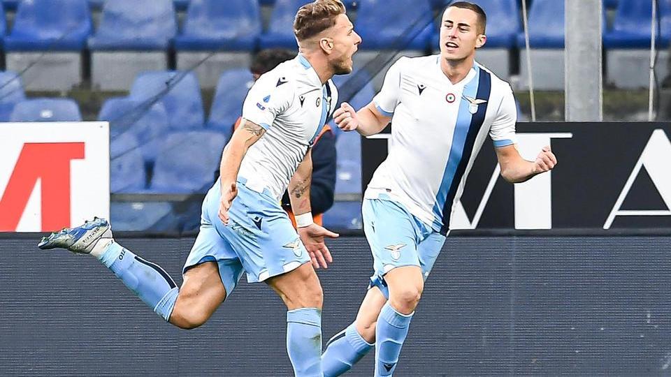 La Lazio sogna ancora Batte anche il Genoa e resta nella scia della Juve capolista