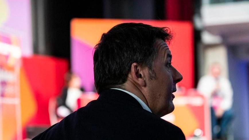 Il parlamento separato dal paese