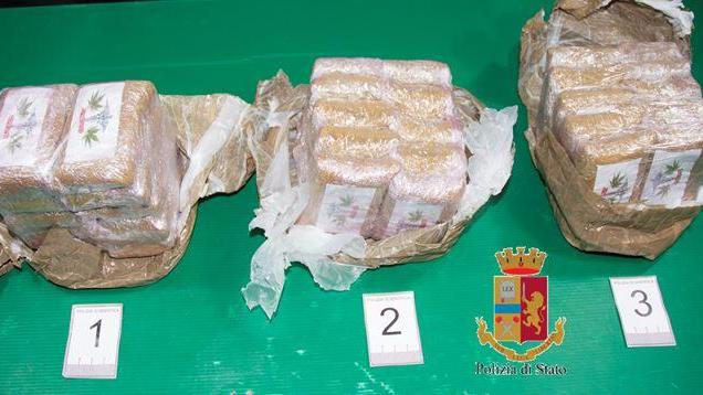 Jolanda di Savoia, nascondeva 3 chili di hashish nell'auto: arrestato 26enne