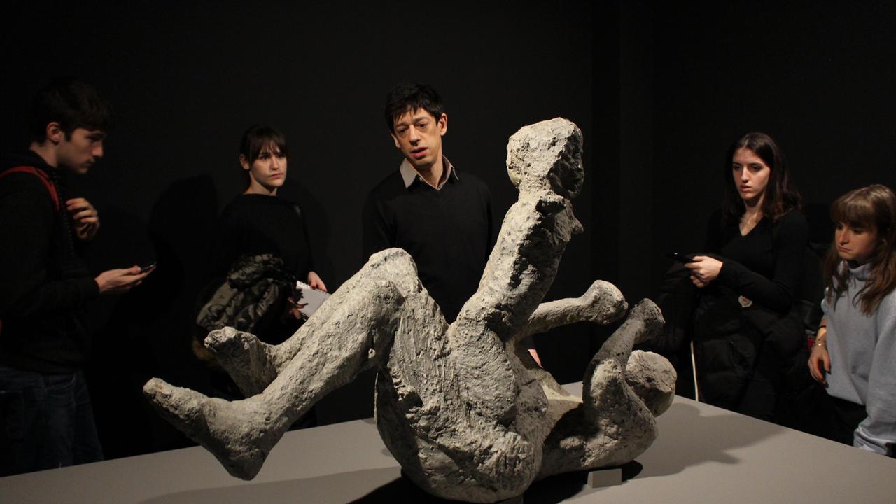 Modena. Il bianco e il nero di Kenro Izu La sua Pompei dà voce alle anime