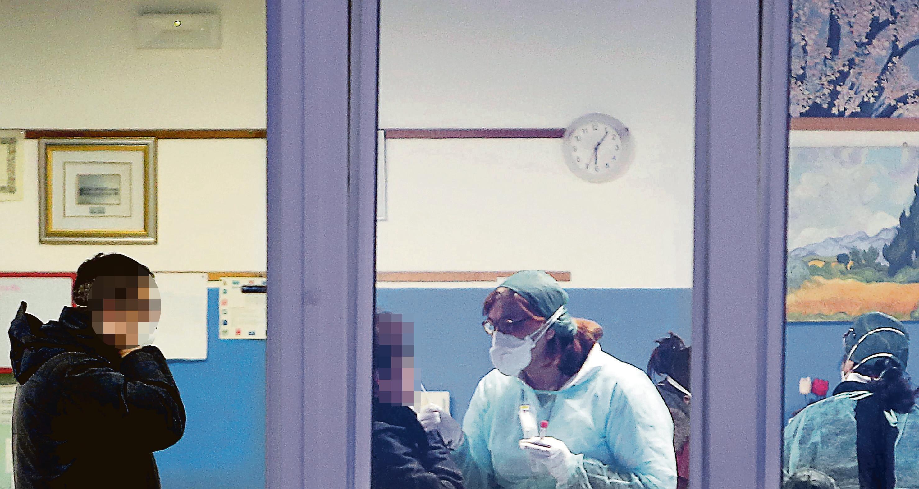 Personale al lavoro in una struttura sanitaria (foto d'archvio)