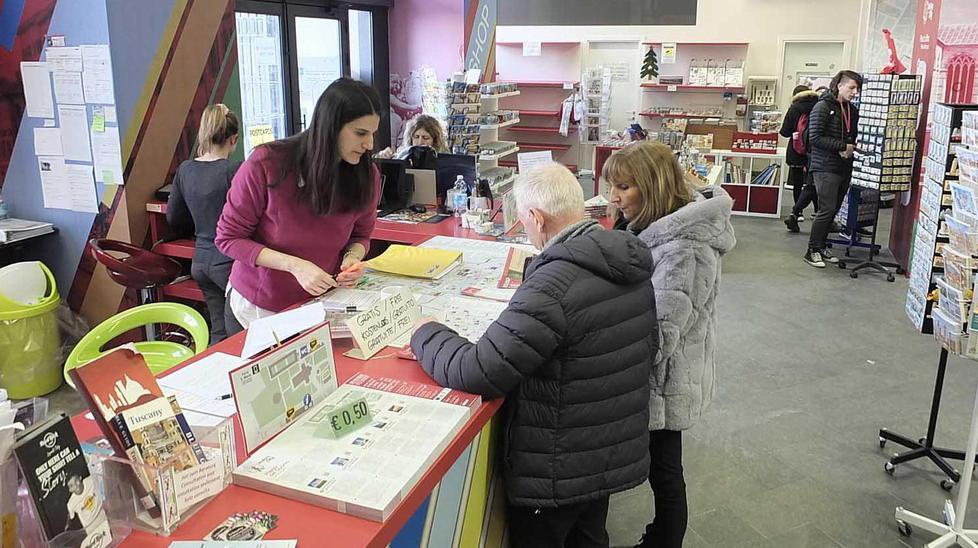 Duomo, il punto informazioni resta aperto: pronta la proroga 