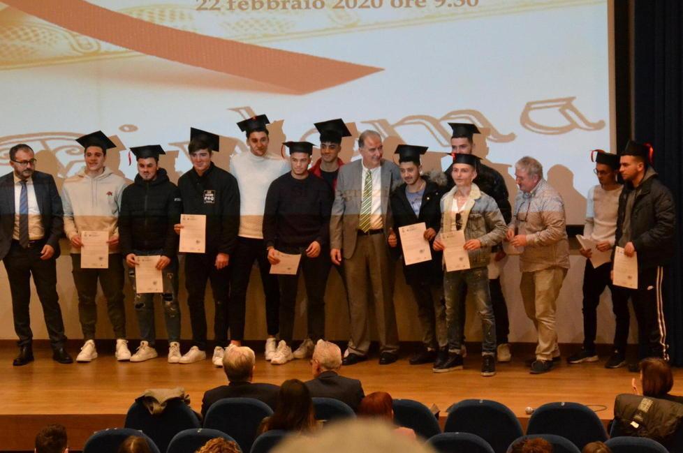Il dirigente scolastico sbotta: "Basta rinvii, la Provincia faccia i lavori all'istituto Cattaneo" 
