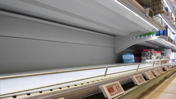 Svuotati gli scaffali di pasta e disinfettanti I supermercati cittadini fanno nuovi ordini