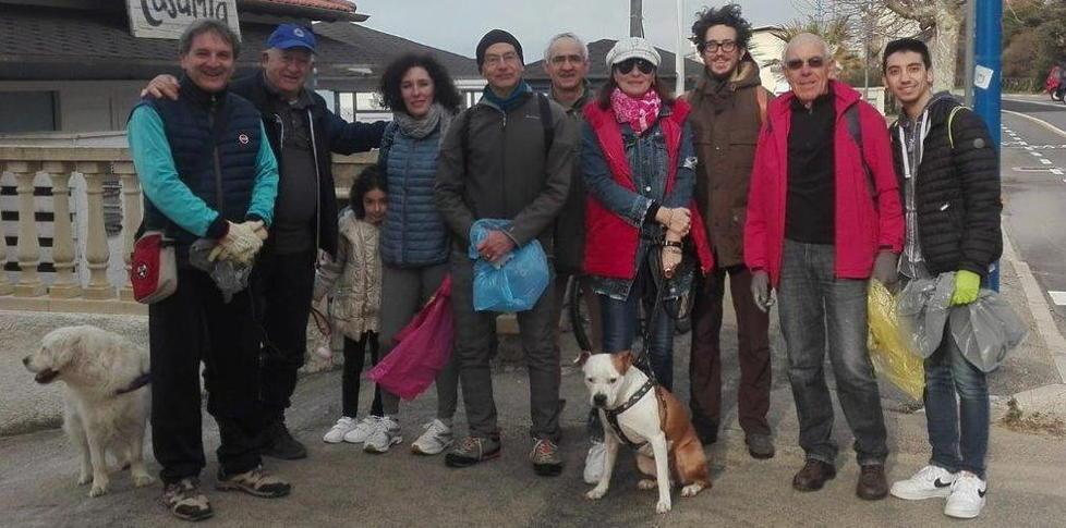 In cento a pulire spiaggia e pineta grazie a Internet 