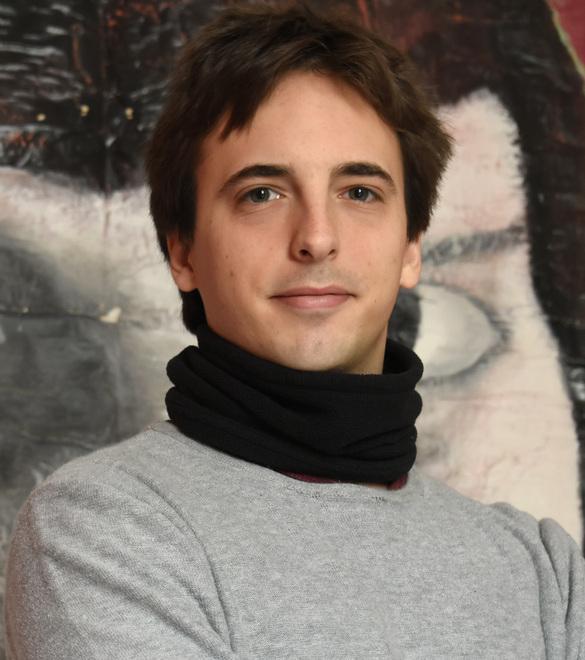 È fotografo e studia antropologia a Bologna 